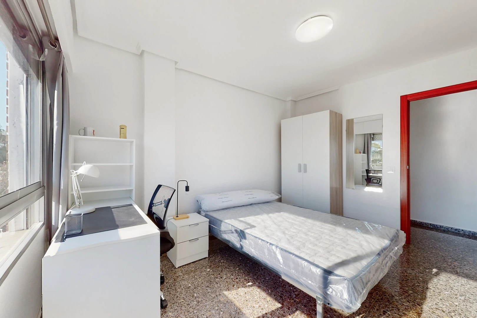 Torrent de çift kişilik yataklı kiralık oda
