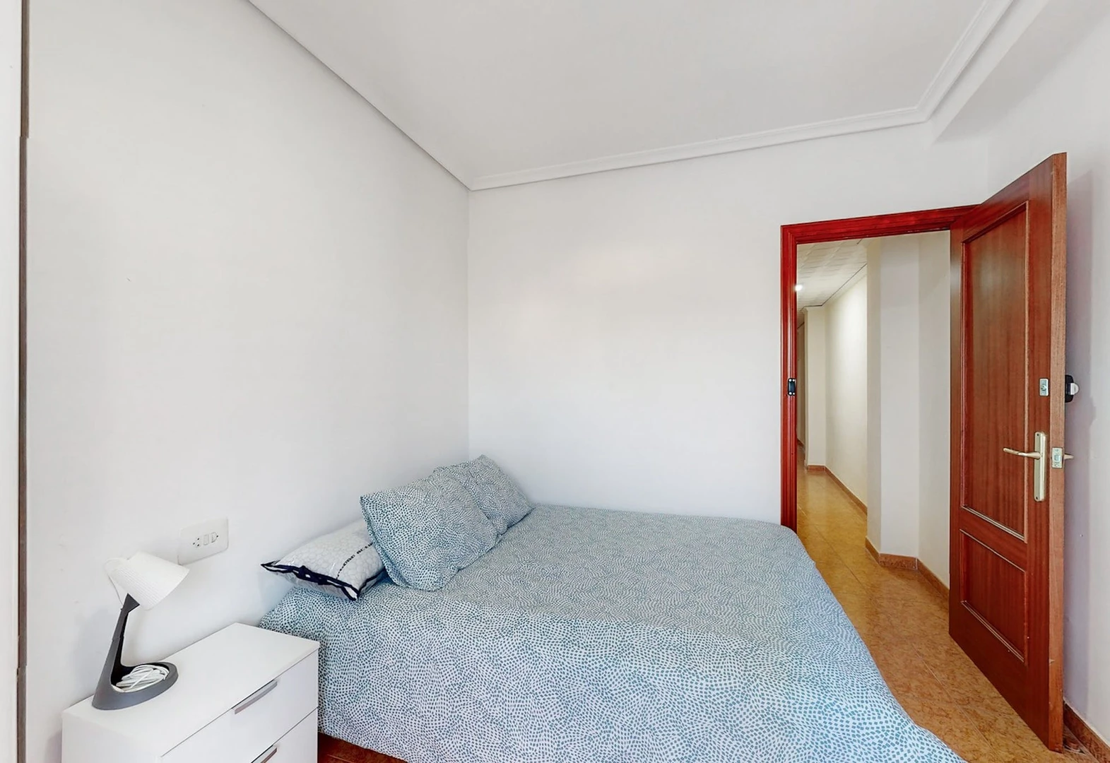 Quarto para alugar com cama de casal em Castellón De La Plana