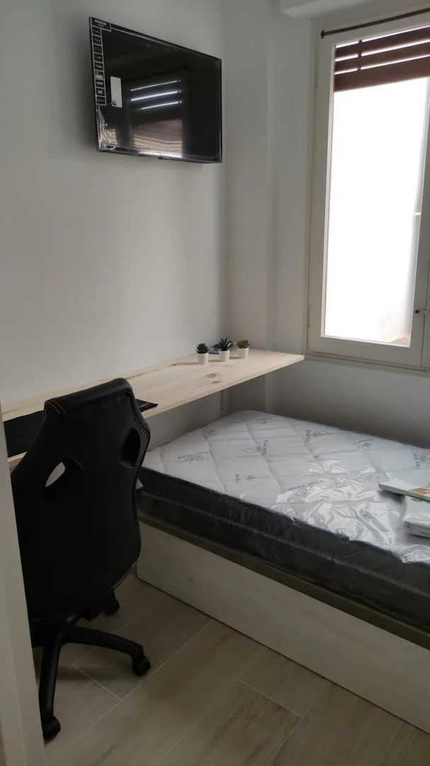 Renting rooms by the month in Castellón De La Plana