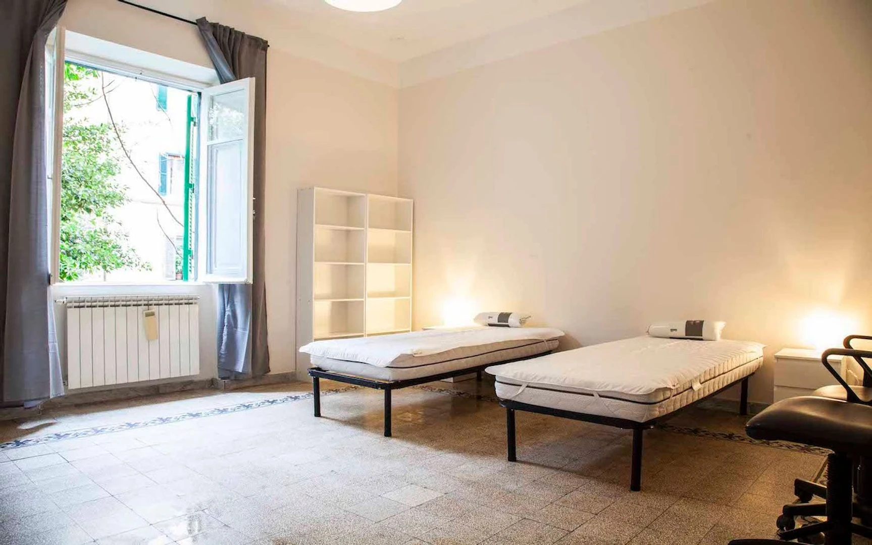 Habitación compartida en apartamento de 3 dormitorios roma