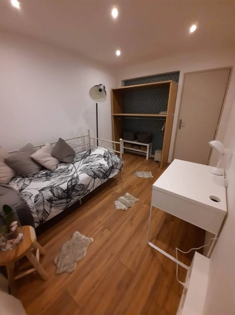 Room for rent with double bed Toulouse