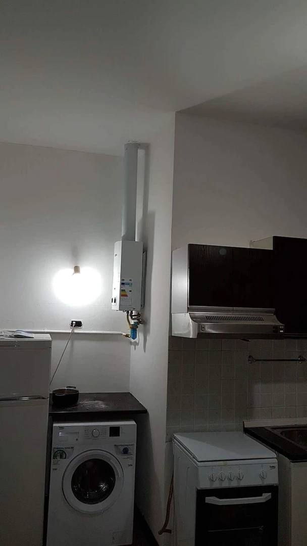 Shared room in 3-bedroom flat Milan