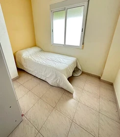 Alicante-alacant de çift kişilik yataklı kiralık oda