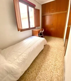 Quarto para alugar com cama de casal em Castellon-de-la-plana-castello-de-la-plana