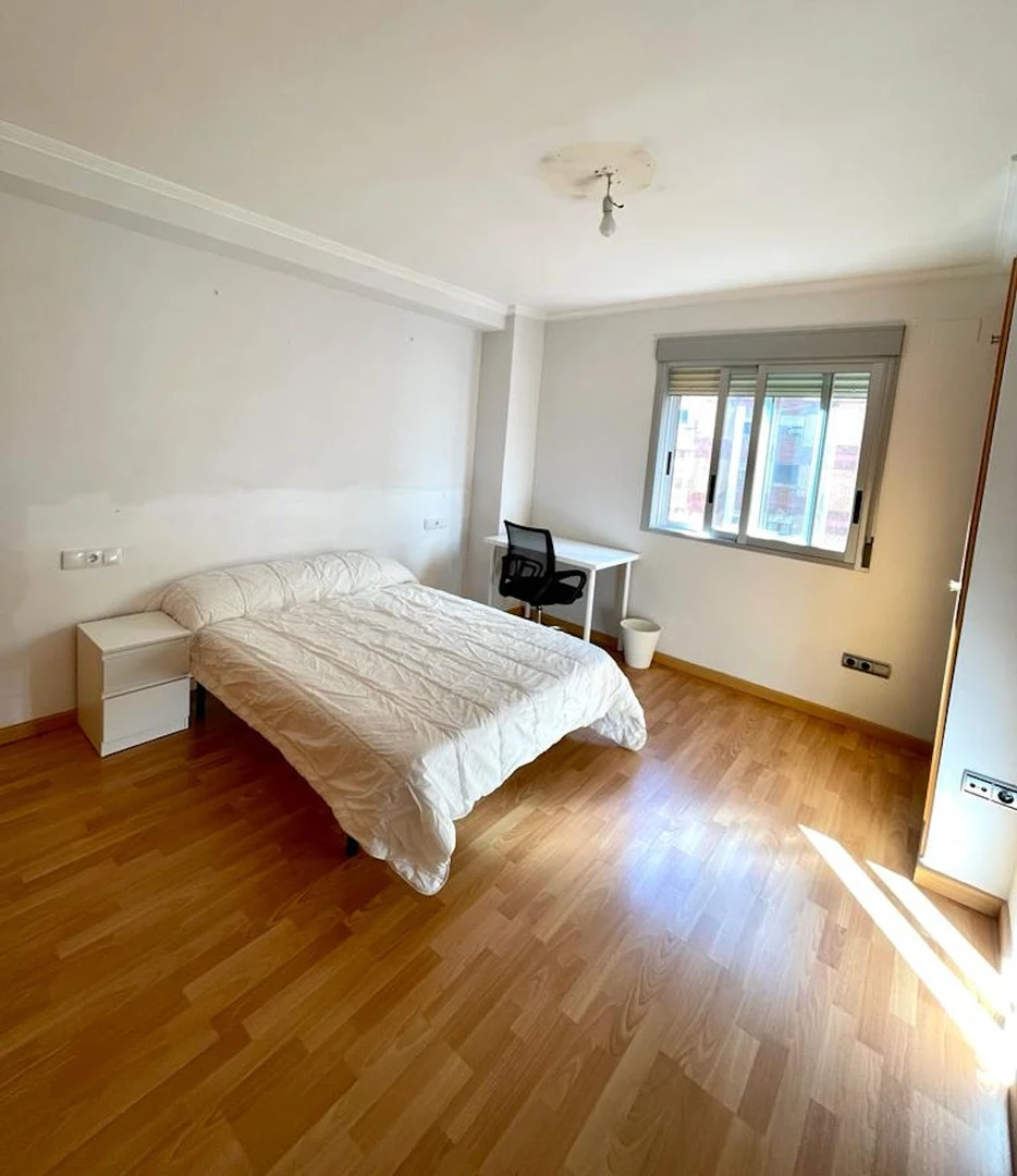 Zimmer mit Doppelbett zu vermieten castellon-de-la-plana-castello-de-la-plana