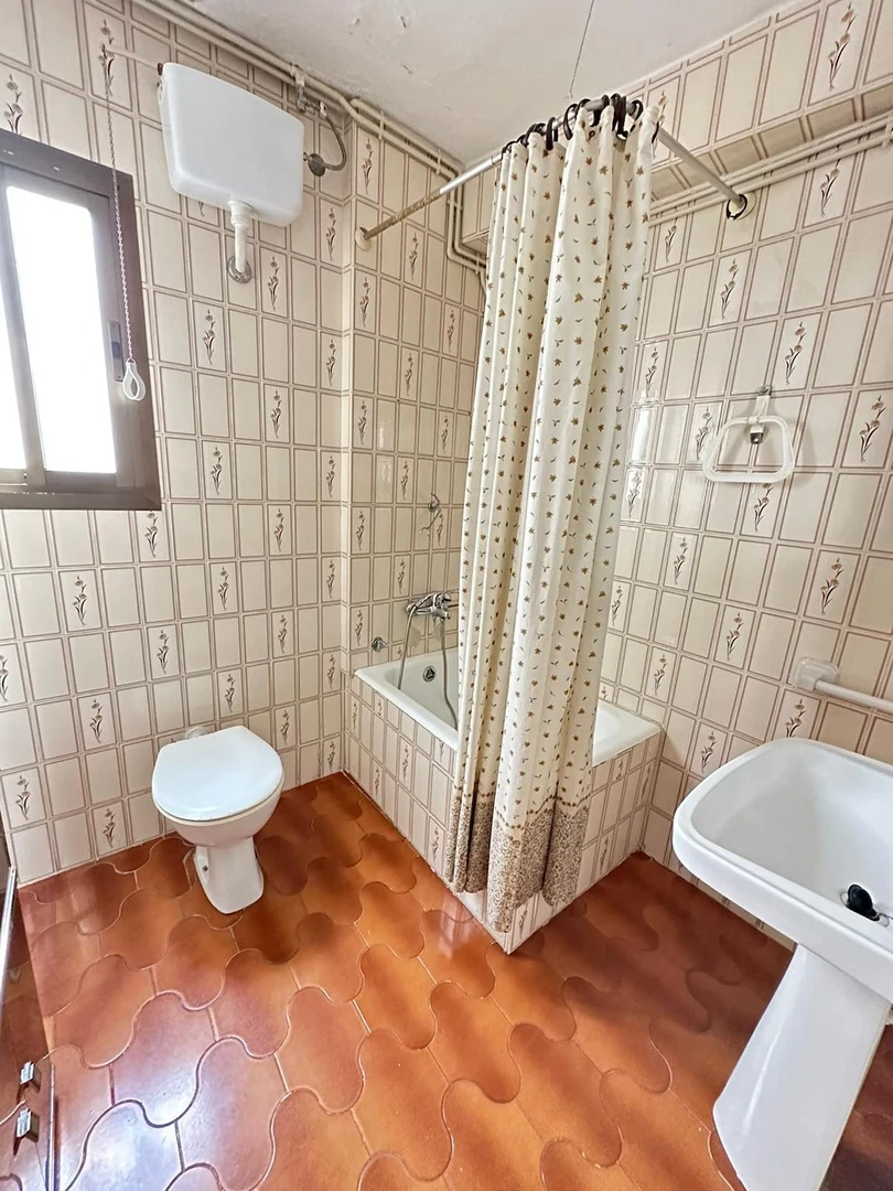 Bright private room in Tarragona