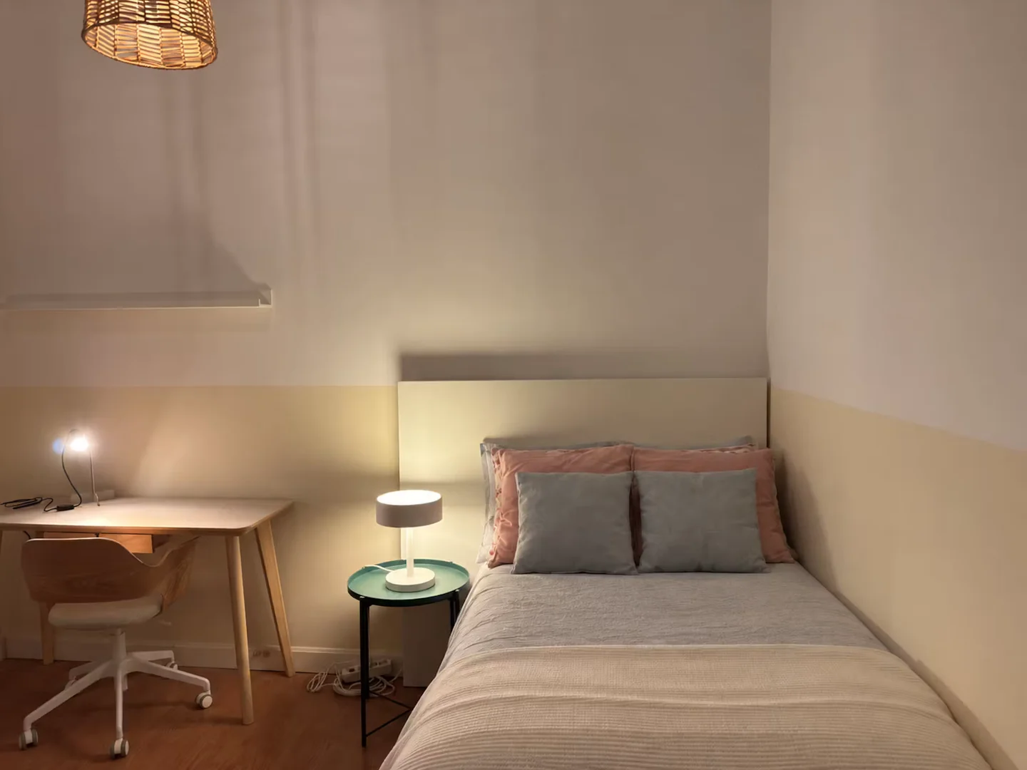 Economical student room with convenient location in 