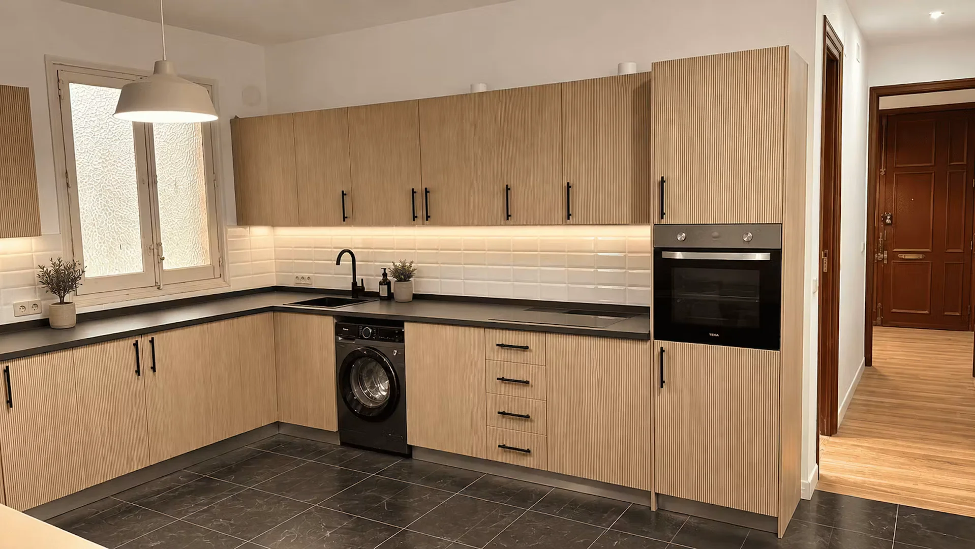 Student-friendly room in  with modern amenities