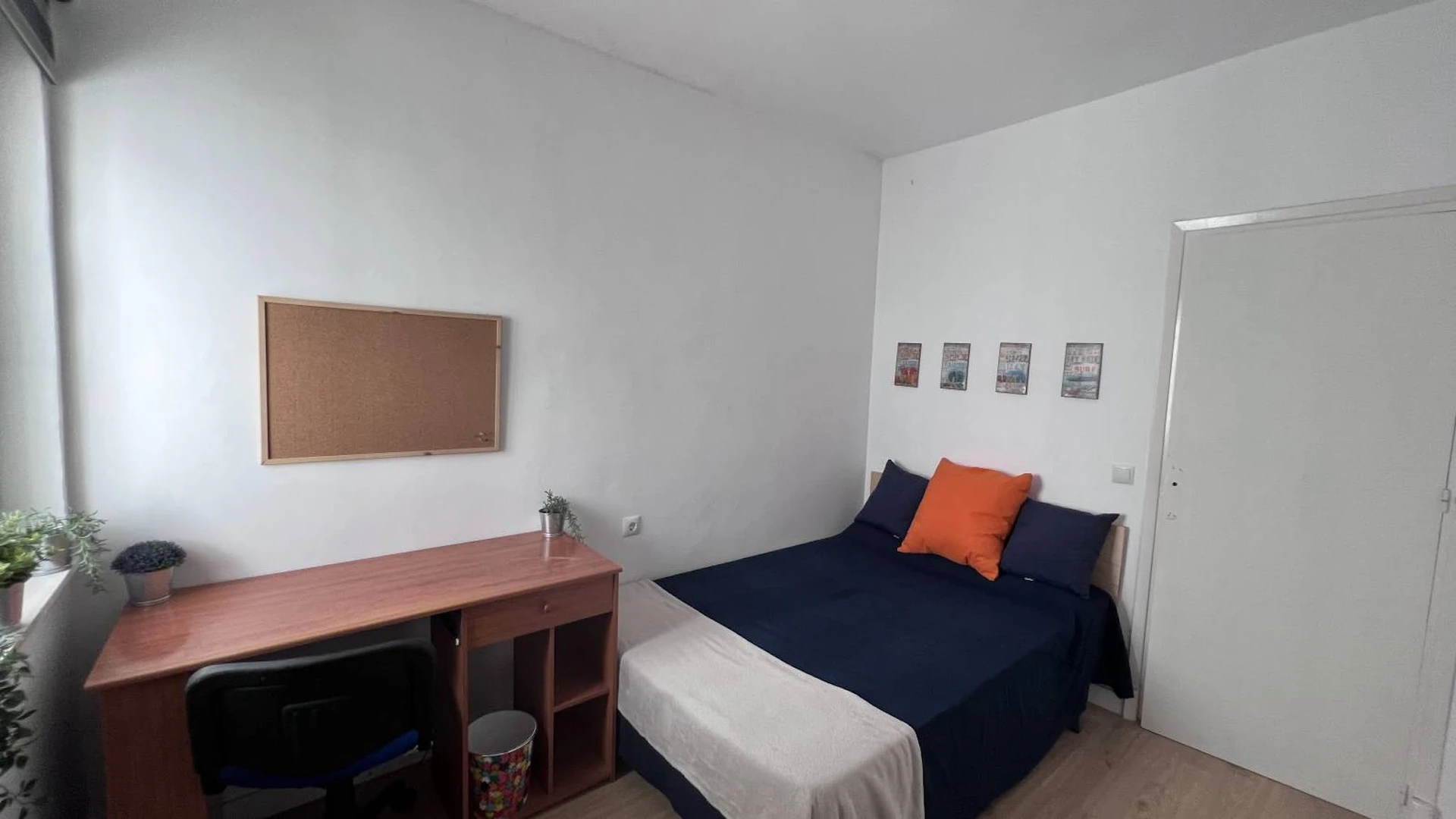 Cheap private room in Cartagena