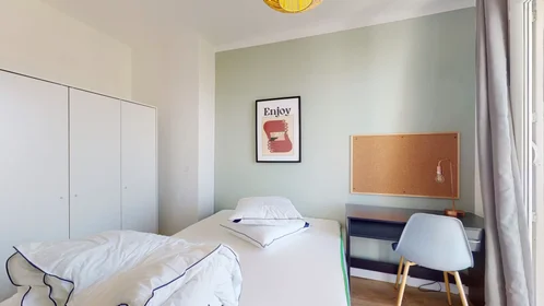 Stanza privata in Boulevard de Roux, 4th Arrondissement, immagine 9 di 10