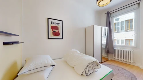 Helles Privatzimmer in Marseille