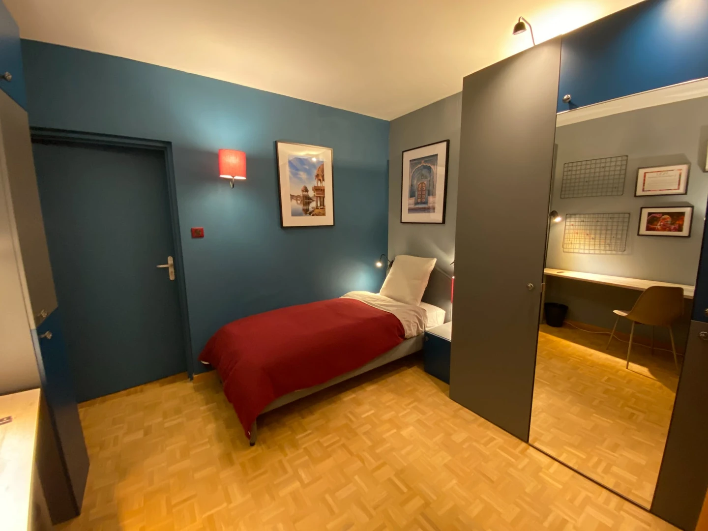 Strasbourg de ortak bir dairede kiralık oda