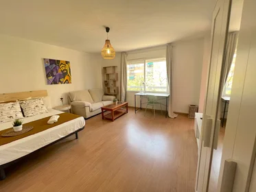 Chambre privée à Carrer d'Alfara del Patriarca, Benicalap, image 1 de 10