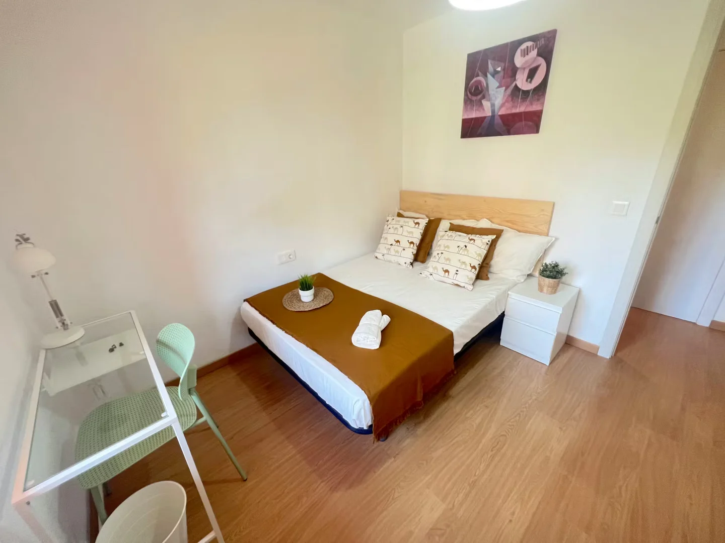 Confortevole e spaziosa stanza per studenti in 