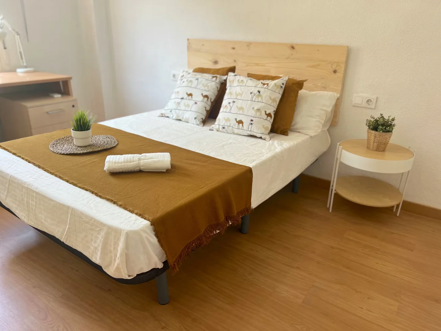 位于的学生公寓，配有学习区域和共用设施