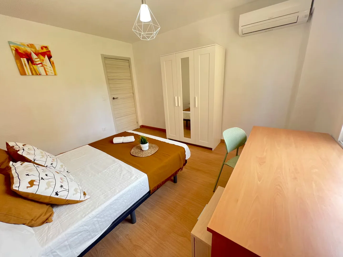 位于的学生友好型房间，设施现代