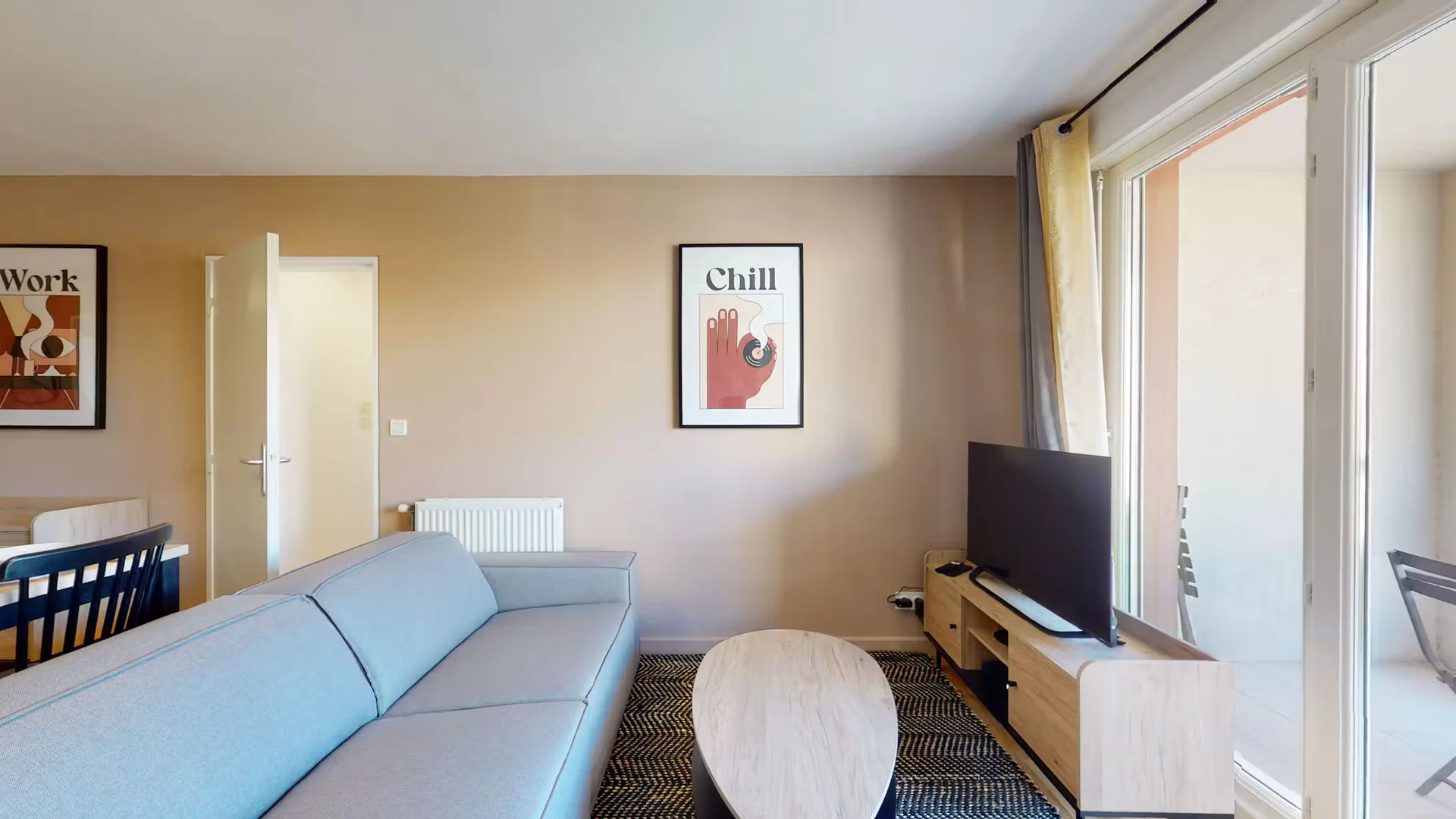 Chambre d'étudiant lumineuse et aérée avec accès facile à l'université dans