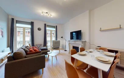 Privatzimmer in der Boulevard d'AthĂšnes, 1st Arrondissement, bild 1 von 10