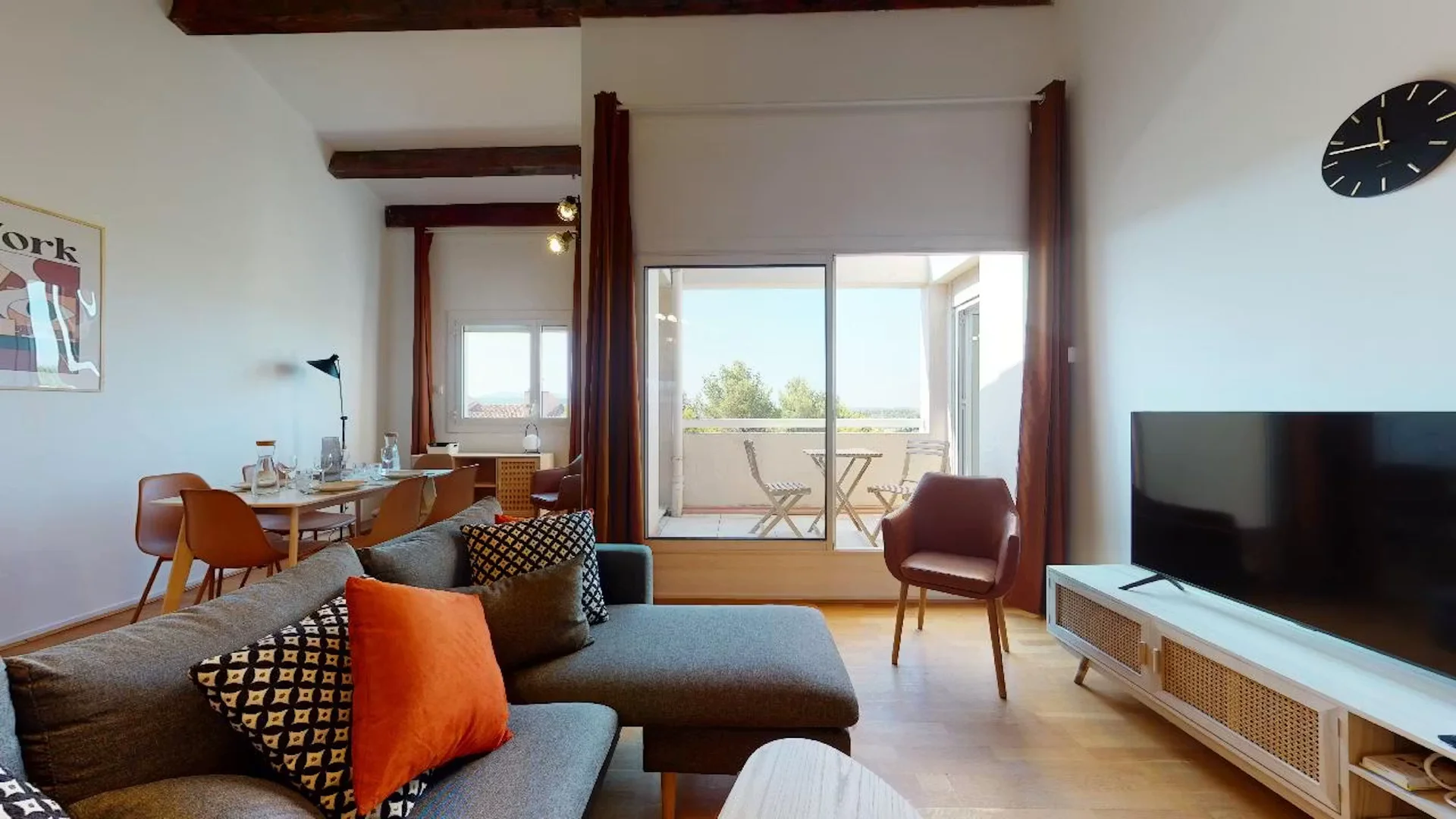 Student-friendly room in  with modern amenities