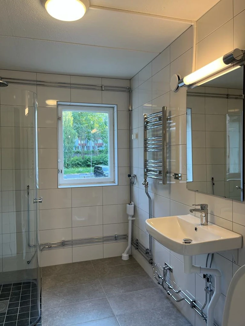 Habitación privada muy luminosa en Gotemburgo