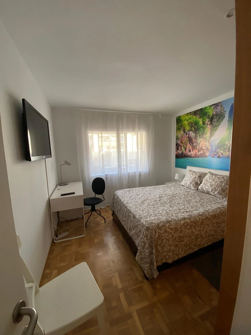Renting rooms by the month in Terrassa