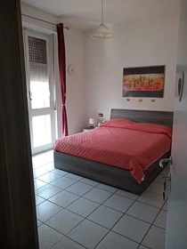 Habitación en alquiler con cama doble Milano