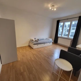 Cheap private room in Berlin