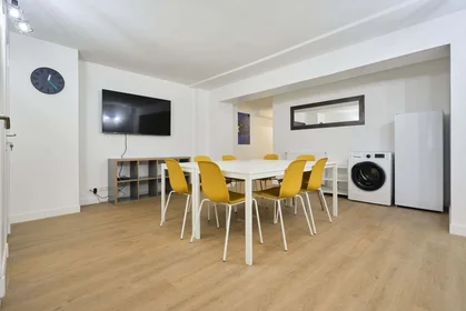 Habitación privada en 271 Rue d'Estienne d'Orves, 92700 Colombes, France, imagen 26 de 32
