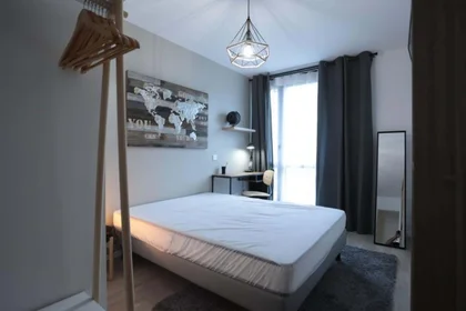 Habitación privada en 170 Rue de Périole, 31500 Toulouse, France, imagen 1 de 10