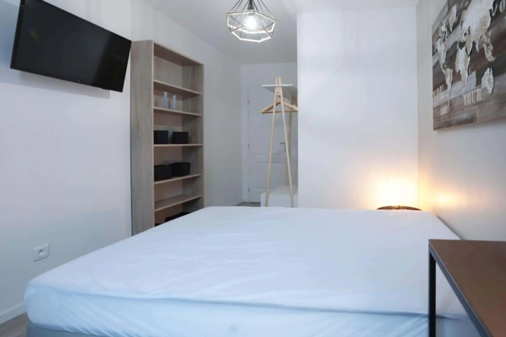 Habitación para estudiantes en  con área de estudio y facilidades compartidas