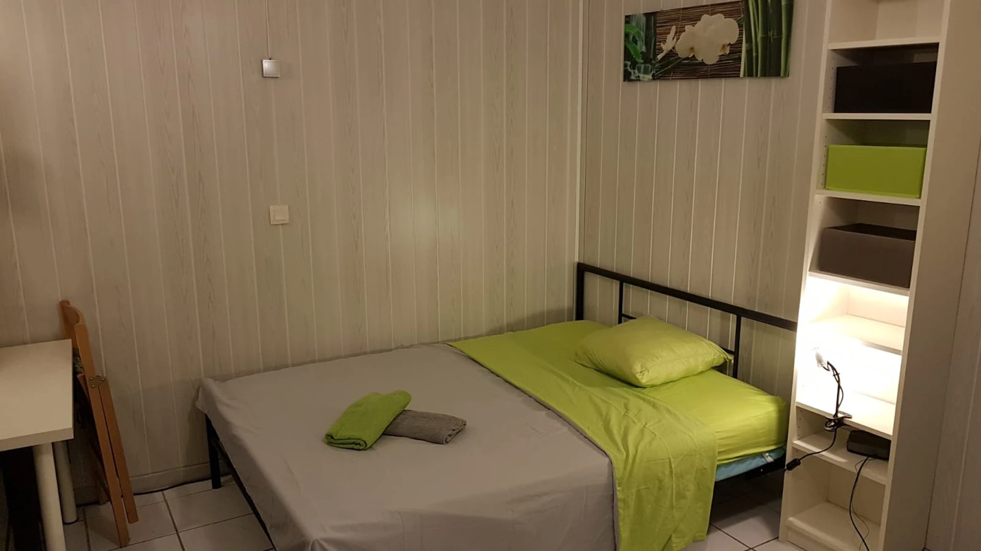 Two bedroom accommodation in Bordeaux