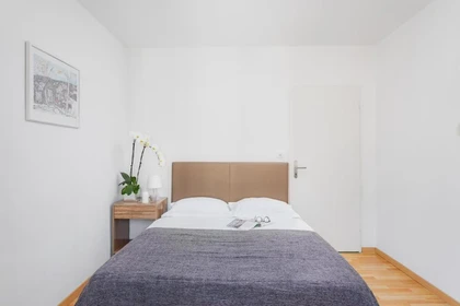 Logement de 2 chambres à Zurich