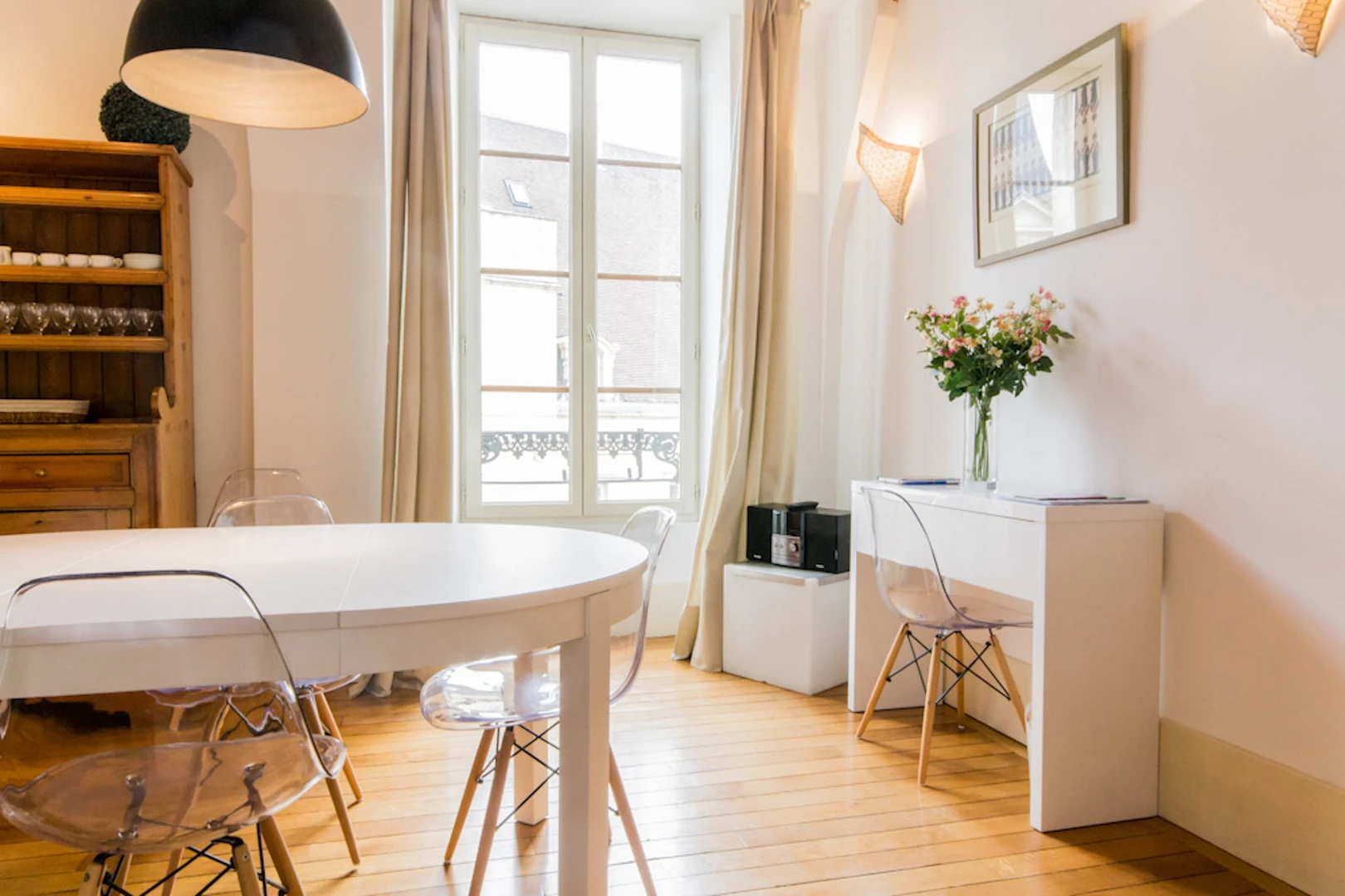 Nowoczesne i jasne mieszkanie w Dijon