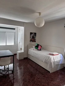 Habitación privada muy luminosa en Malaga