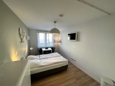 3 Zimmer Unterkunft in Köln
