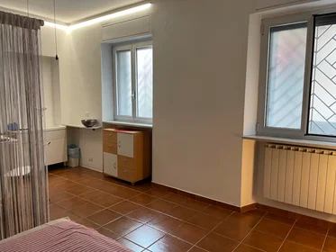 Alojamiento entero en Via Rivara, San Donato, imagen 7 de 10
