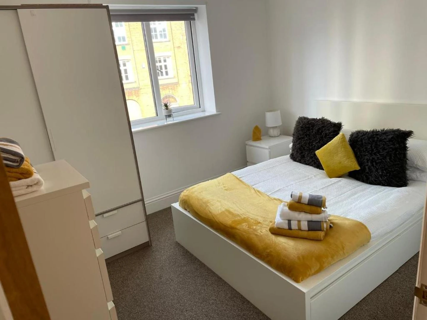 Two bedroom accommodation in Hull