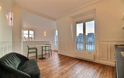 Logement avec 3 chambres à {area}