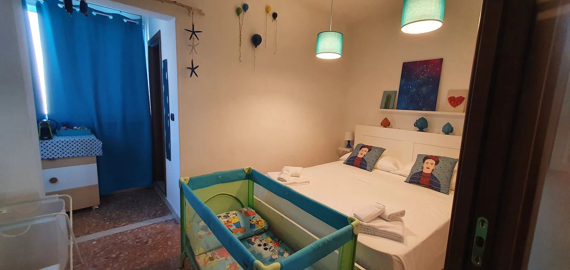 Alojamiento con 3 habitaciones en Bari