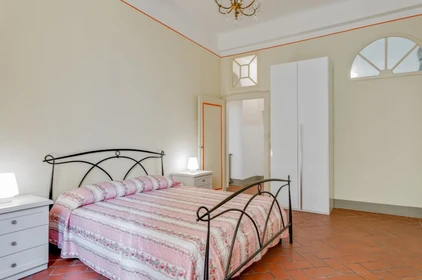 Alojamiento con 3 habitaciones en Lucca