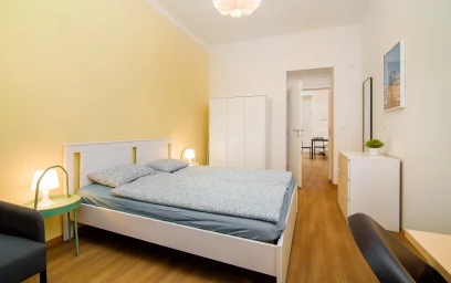 Appartamento completamente ristrutturato a {area}