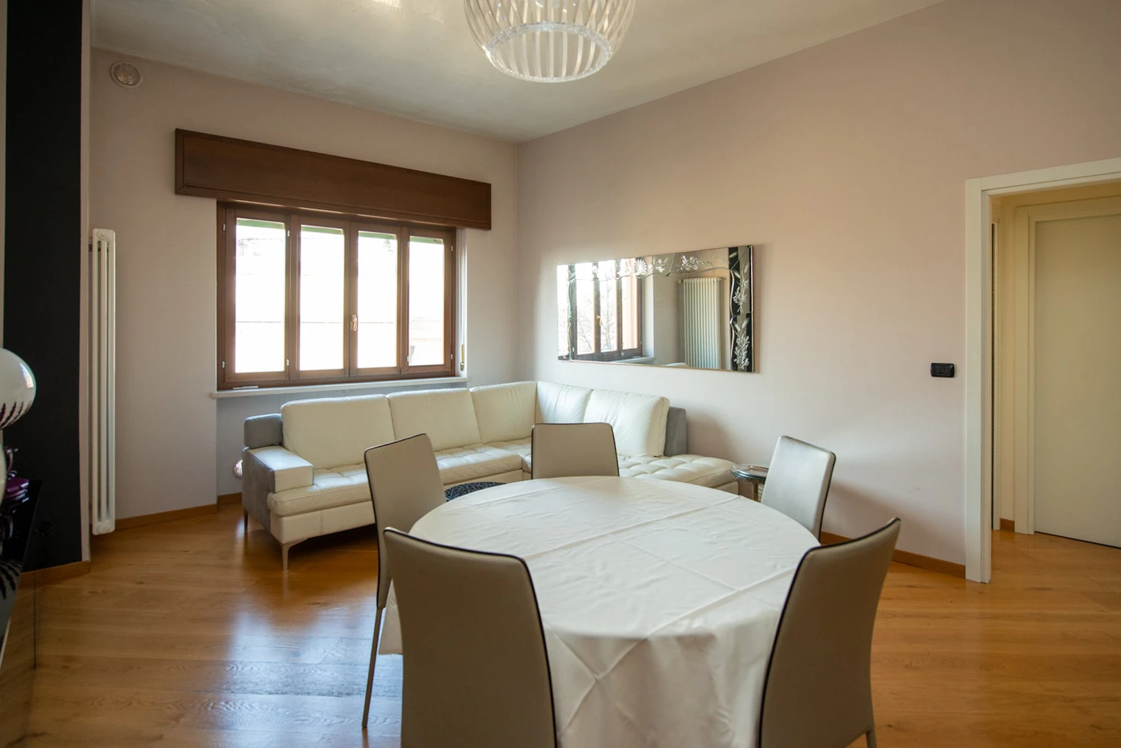 Luminoso e moderno appartamento a Verona