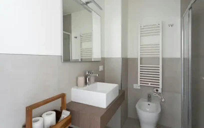 Entire apartment at Via del Santo, image 7 of 10