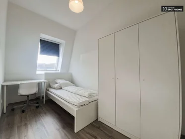Jasny pokój prywatny w {area}