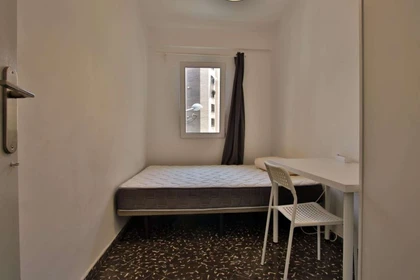 Bright private room in Valencia