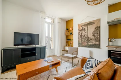 Private room at 8 Rue Vincent Leblanc, image 1 of 15