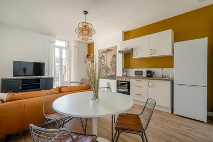 Private room at 8 Rue Vincent Leblanc, image 2 of 15
