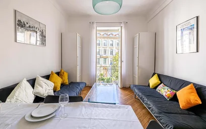 Entire apartment at 25 Av. Georges Clemenceau, 06000 Nice, France, image 2 of 11