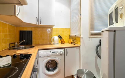 Entire apartment at 25 Av. Georges Clemenceau, 06000 Nice, France, image 11 of 11