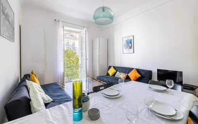 Entire apartment at 25 Av. Georges Clemenceau, 06000 Nice, France, image 3 of 11